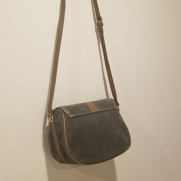 💖💥New to the closet💥💖NWOT Olive green Suede handbag - Picture 3 of 15